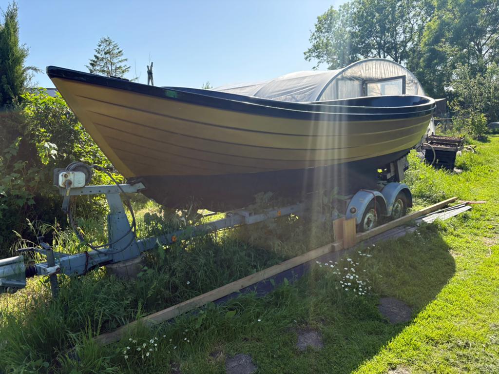 Super mooie bijna 6 meter ruime polyester sloep, Ophalen, Gebruikt, Binnenboordmotor, 10 pk