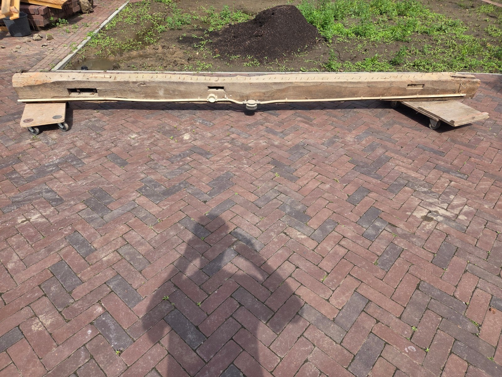Eikenbalk 3.8 m lang, Doe-het-zelf en Verbouw, Hout en Planken, Ophalen, Gebruikt, Eiken, Balk