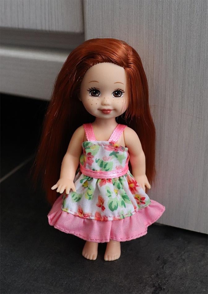 Barbie kleding nieuw - Jurkje Shelly Kelly - roze wit groen, Ophalen of Verzenden, Nieuw, Barbie