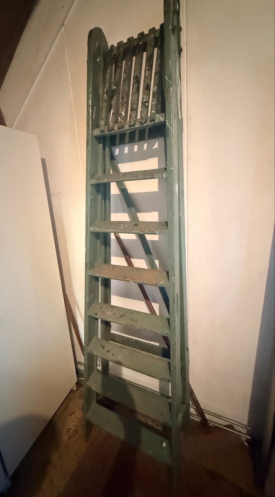 Oude houten ladder, inklapbaar, groen geverfd, Ophalen, Gebruikt, Ladder, Opvouwbaar of Inschuifbaar