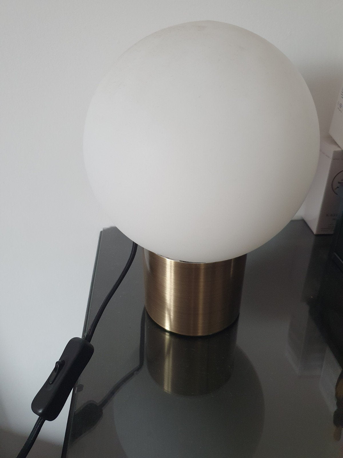 Moderne tafellamp met gouden voet en opalen bol zara rm 🍃, Met schakelaar, Goud, Nachtlamp, Ophalen of Verzenden