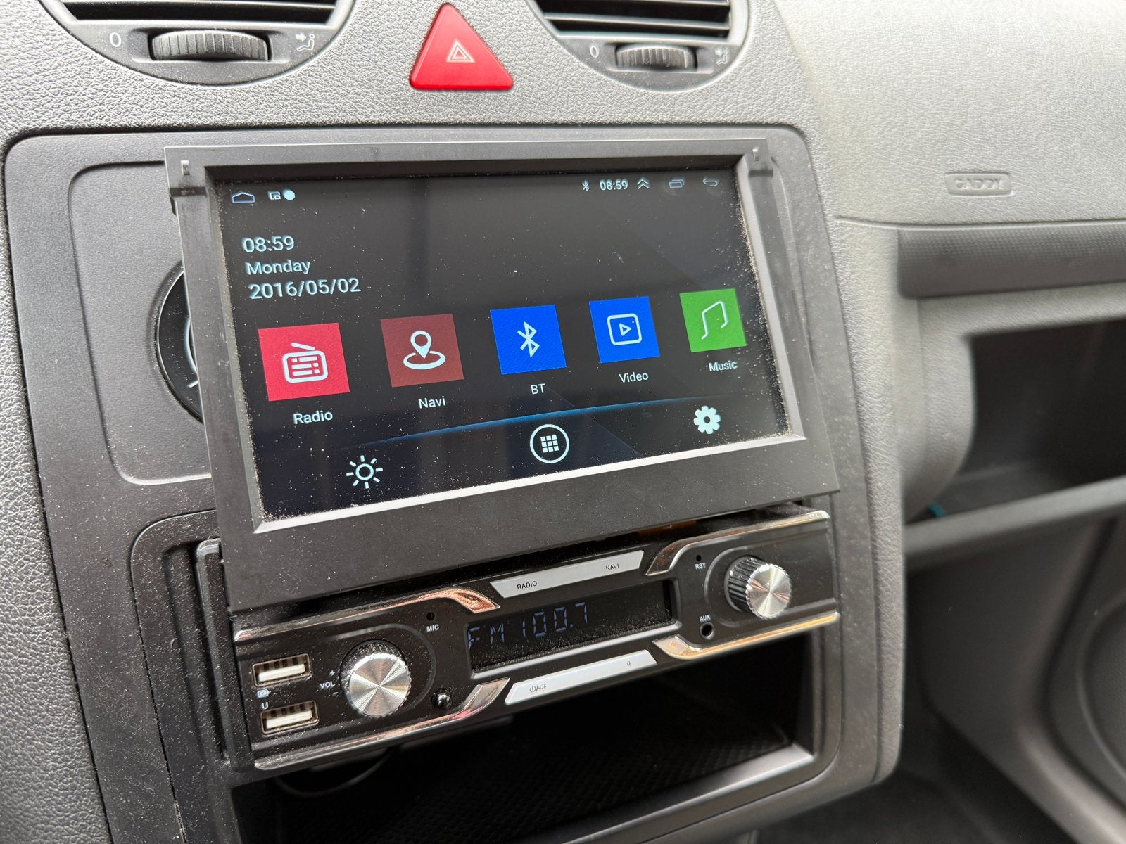 1 Din Autoradio met Uitklapbaar Scherm & Draadloze CarPlay, Auto diversen, Ophalen of Verzenden, Gebruikt