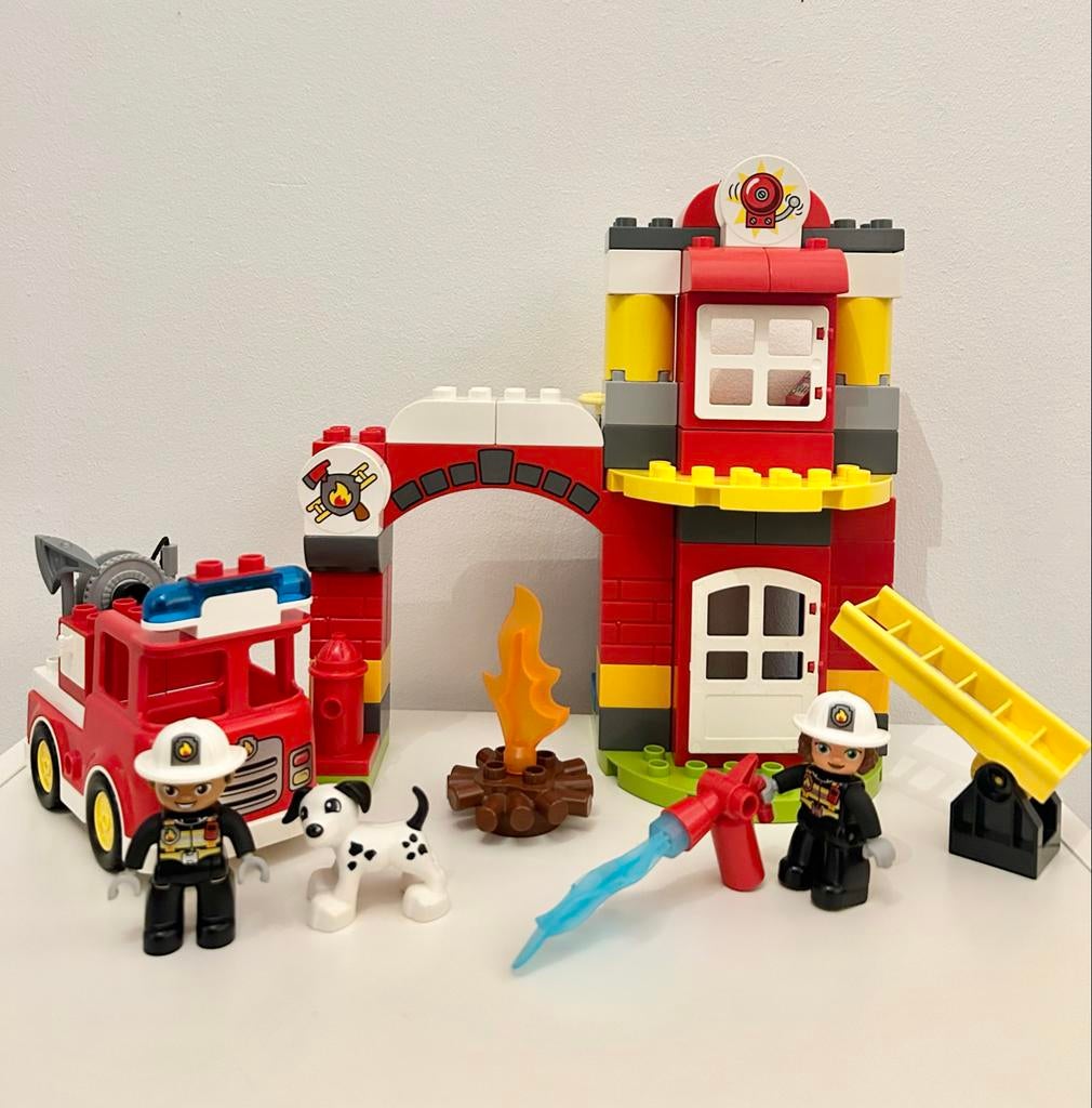 Duplo 10903 - Brandweerkazerne met brandweerwagen, Ophalen of Verzenden, Gebruikt, Complete set, Duplo