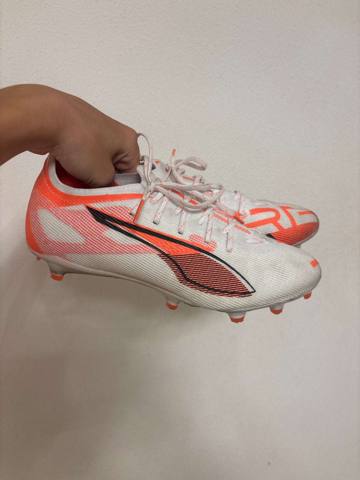 Puma Ultra voetbalschoenen - Maat 41, Sport en Fitness, Voetbal, Ophalen of Verzenden, Zo goed als nieuw, Schoenen