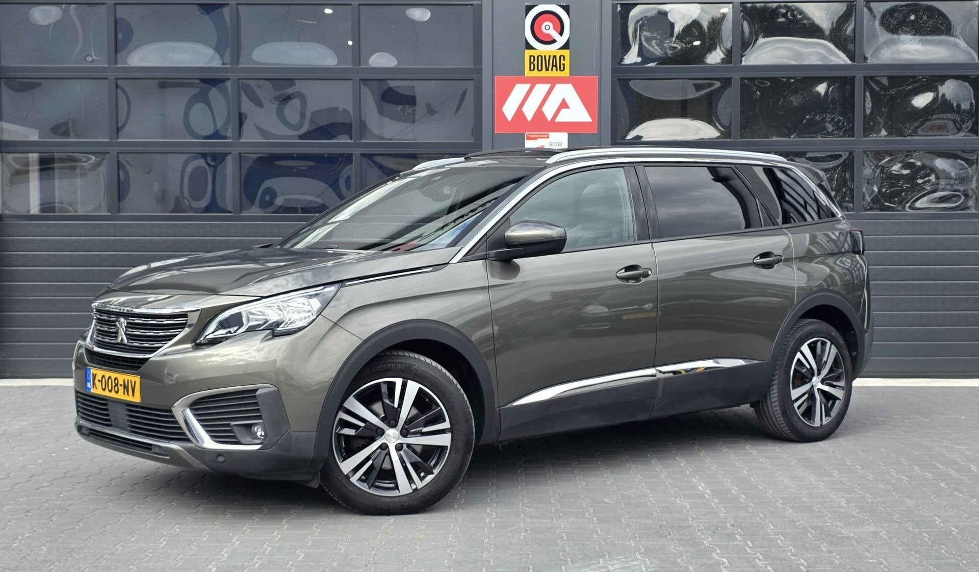 Peugeot 5008 1.2 PureTech GT-Line | PANO | CAMERA | 7 PERSOO, Dealer onderhouden, 1280 kg, Gebruikt, 1199 cc