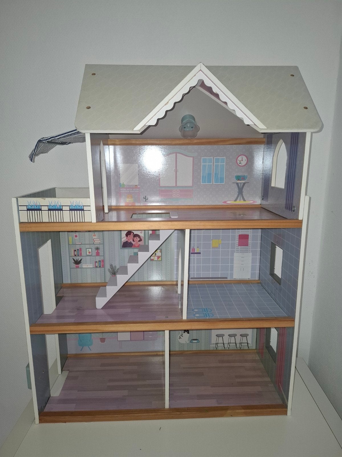 Groot poppenhuis met accessoires en meubeltjes, Ophalen, Gebruikt, Poppenhuis
