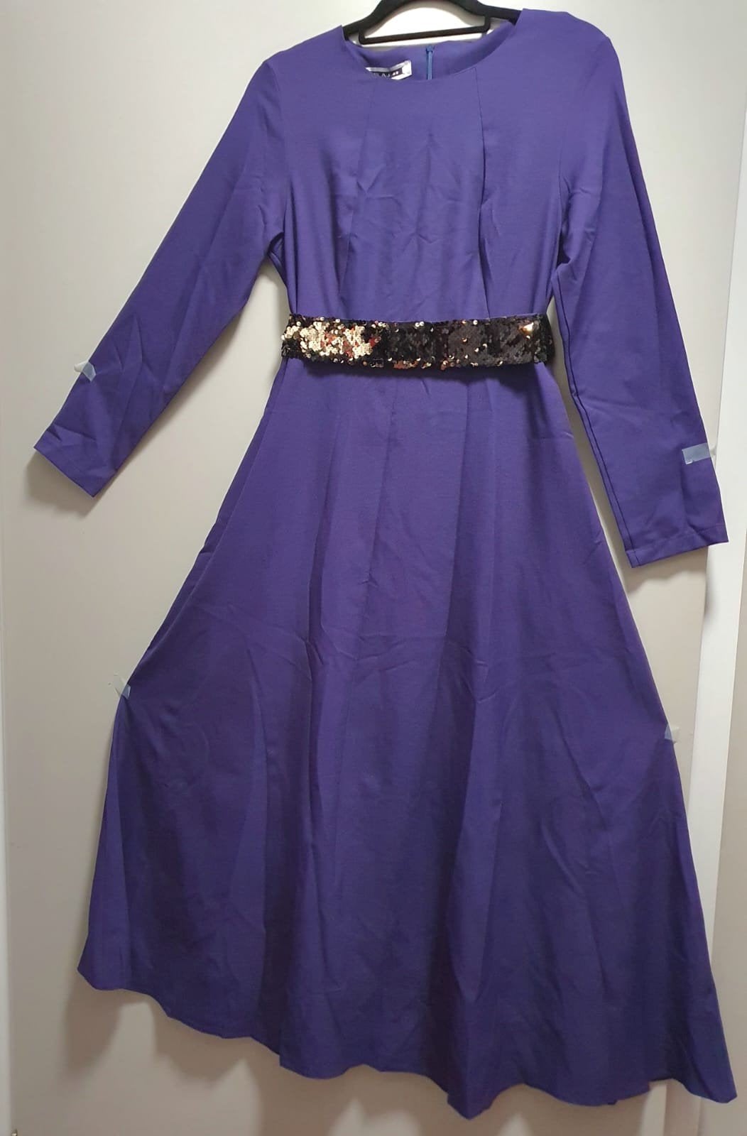 Paarse maxi jurk met pailletten riem, Maat 38/40 (M), Paars, Nieuw, Ophalen of Verzenden