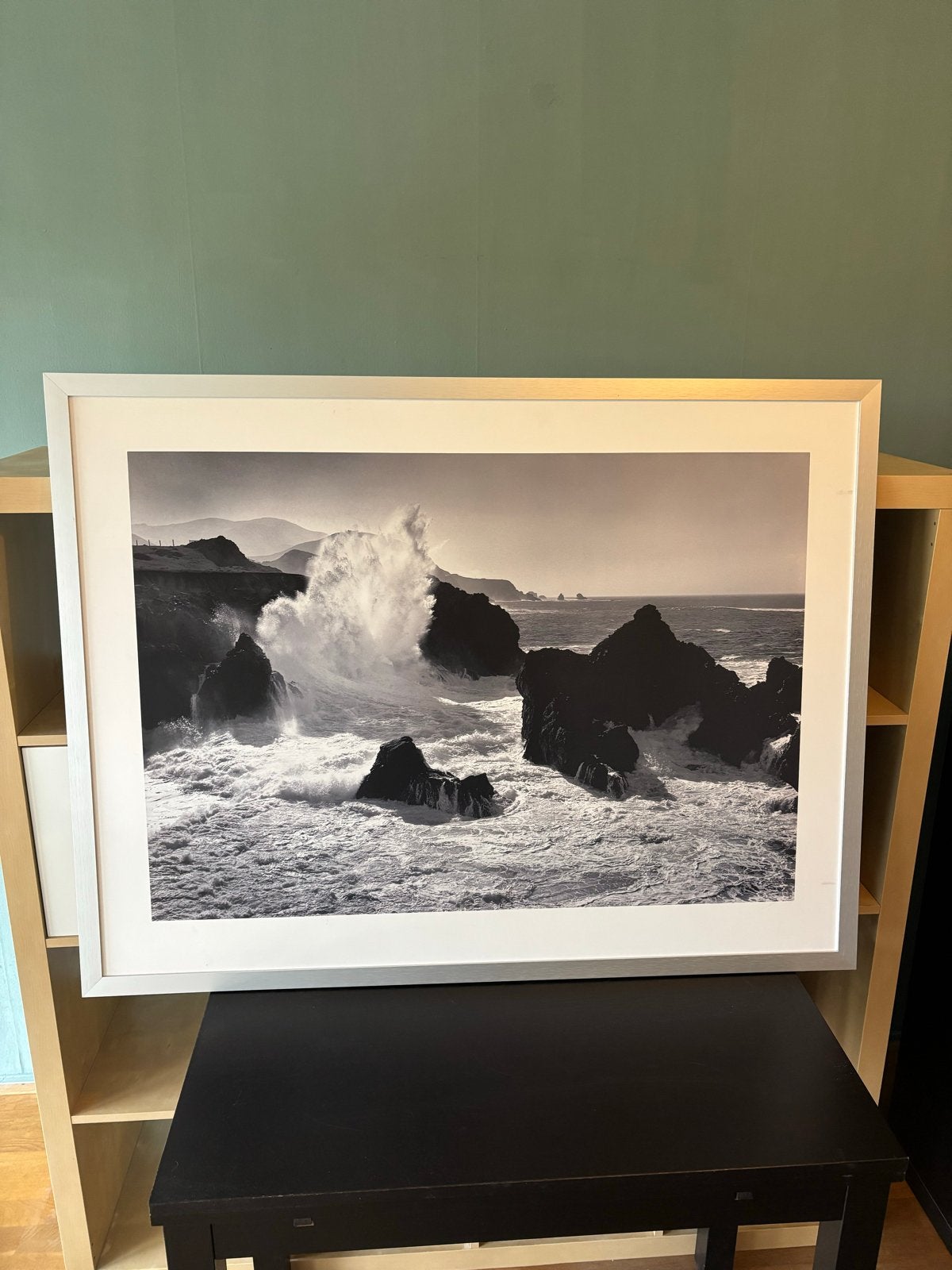 Ikea NORRSUND Schilderij - Zwart-wit kustlandschap, Huis en Inrichting, Ophalen, Zo goed als nieuw, Schilderij, 100 tot 125 cm
