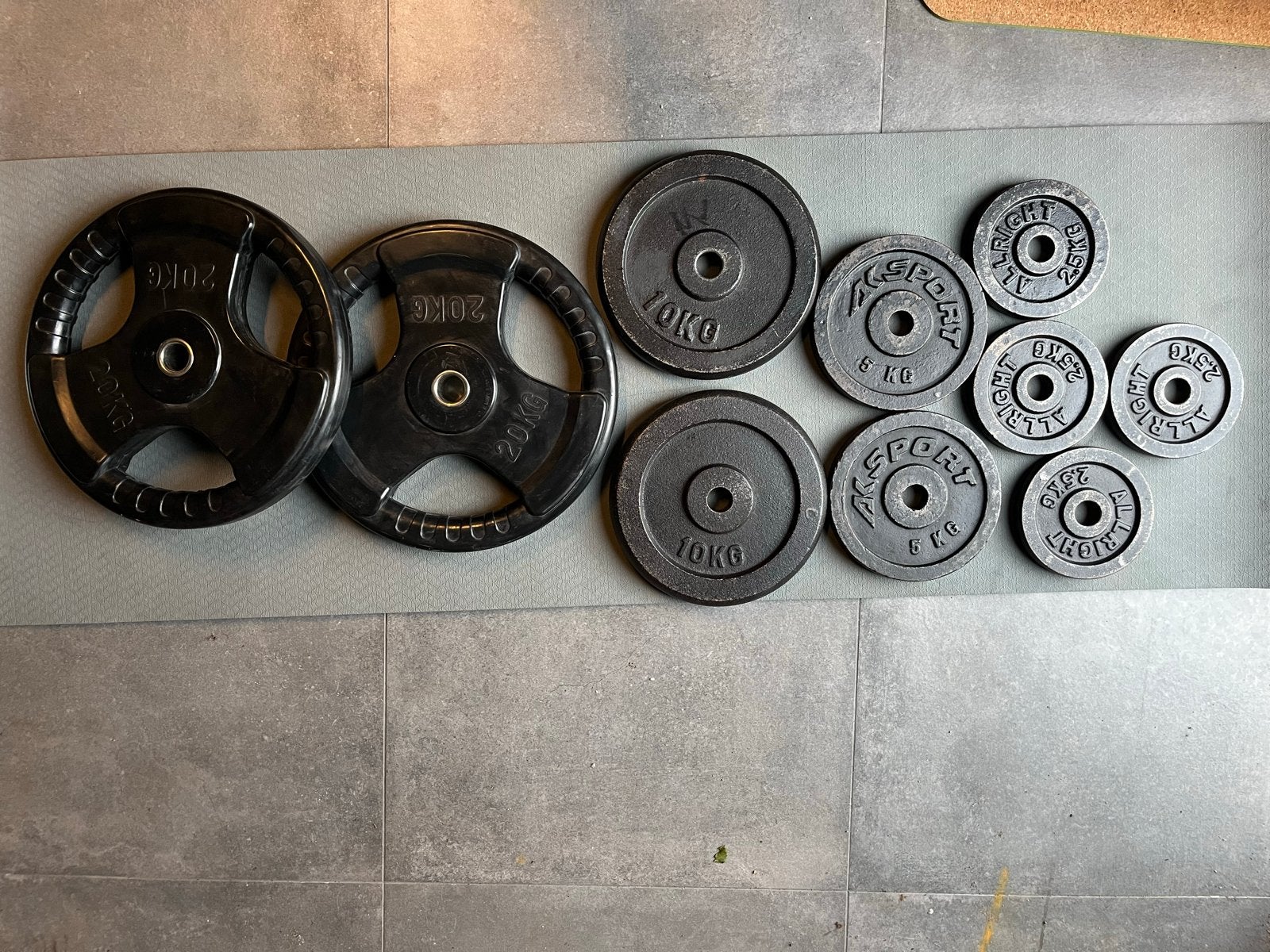 Halterstang, 80 kg schijven, barbellpad en landmine, Ophalen, Gebruikt, Armen, Halterstangen