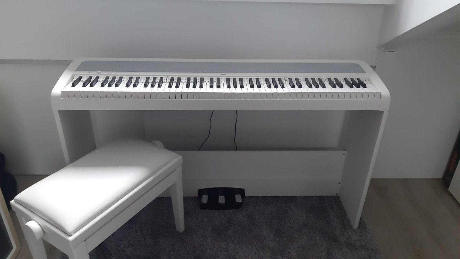 Korg B2 digitale piano, Muziek en Instrumenten, Piano's, Ophalen, Zo goed als nieuw, Wit
