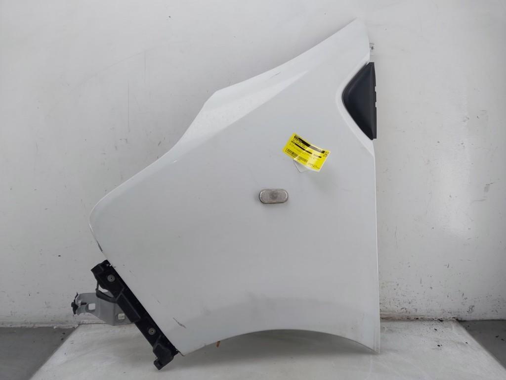 Spatbord Links Voor Opel Vivaro (2014-06/2019-12) 631016242R, Gebruikt, Bahnhofsplatz, Rüsselsheim am Main 65423, , Duitsland
