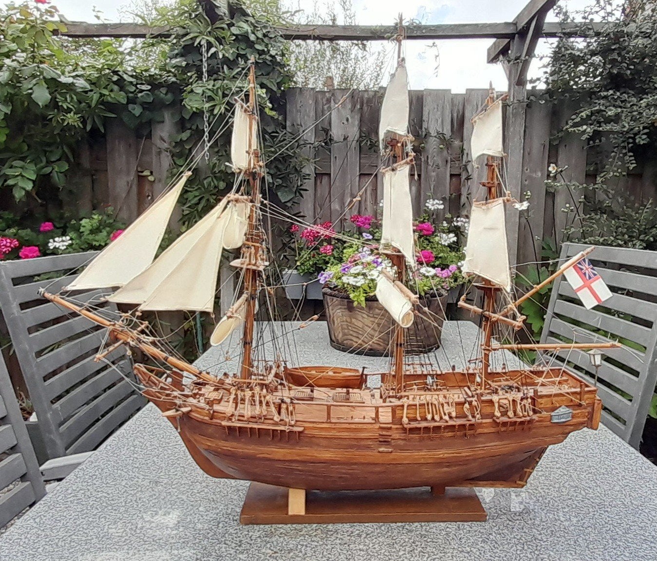 HMS Bounty, Ophalen, Zo goed als nieuw, Overige merken