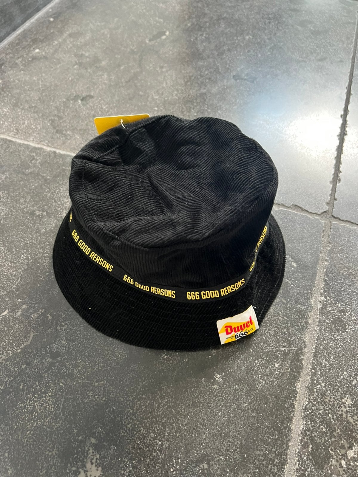 Duvel 666 Bucket Hat - Zwart & Geel Corduroy, Ophalen of Verzenden, Nieuw, One size fits all, Hoed