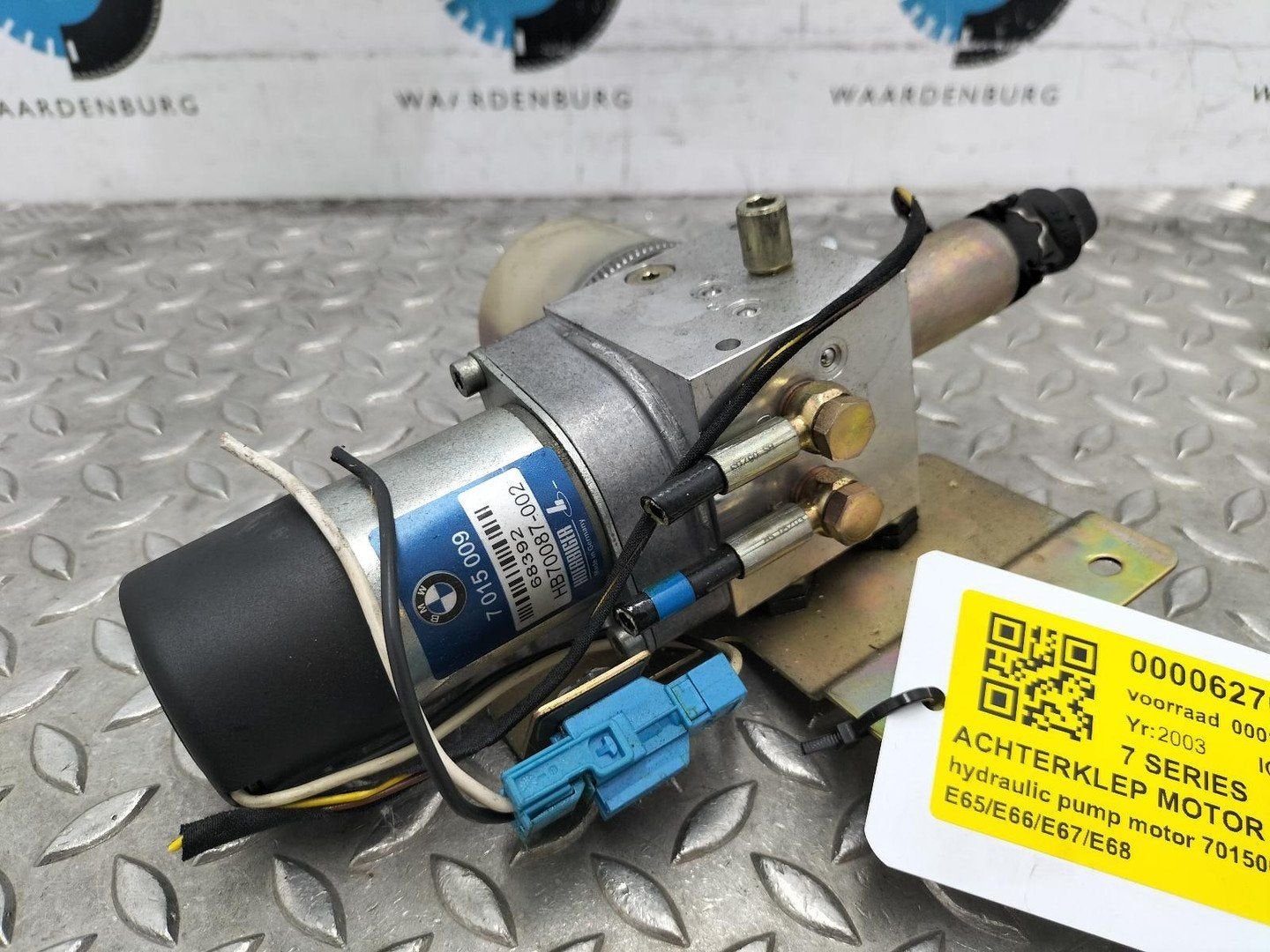 BMW 7 SERIES E65 760i  ACHTERKLEP MOTOR (VOOR OPENEN) 2003, Ophalen of Verzenden, Gebruikt, Stiba lid
