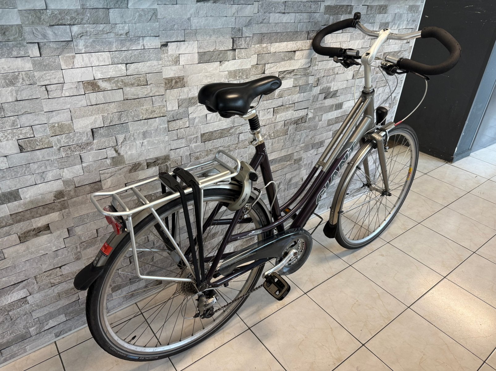 Damesfiets Giant D57cm. V8., Fietsen en Brommers, Fietsen | Dames | Damesfietsen, Ophalen, Gebruikt, Velgrem, Versnellingen