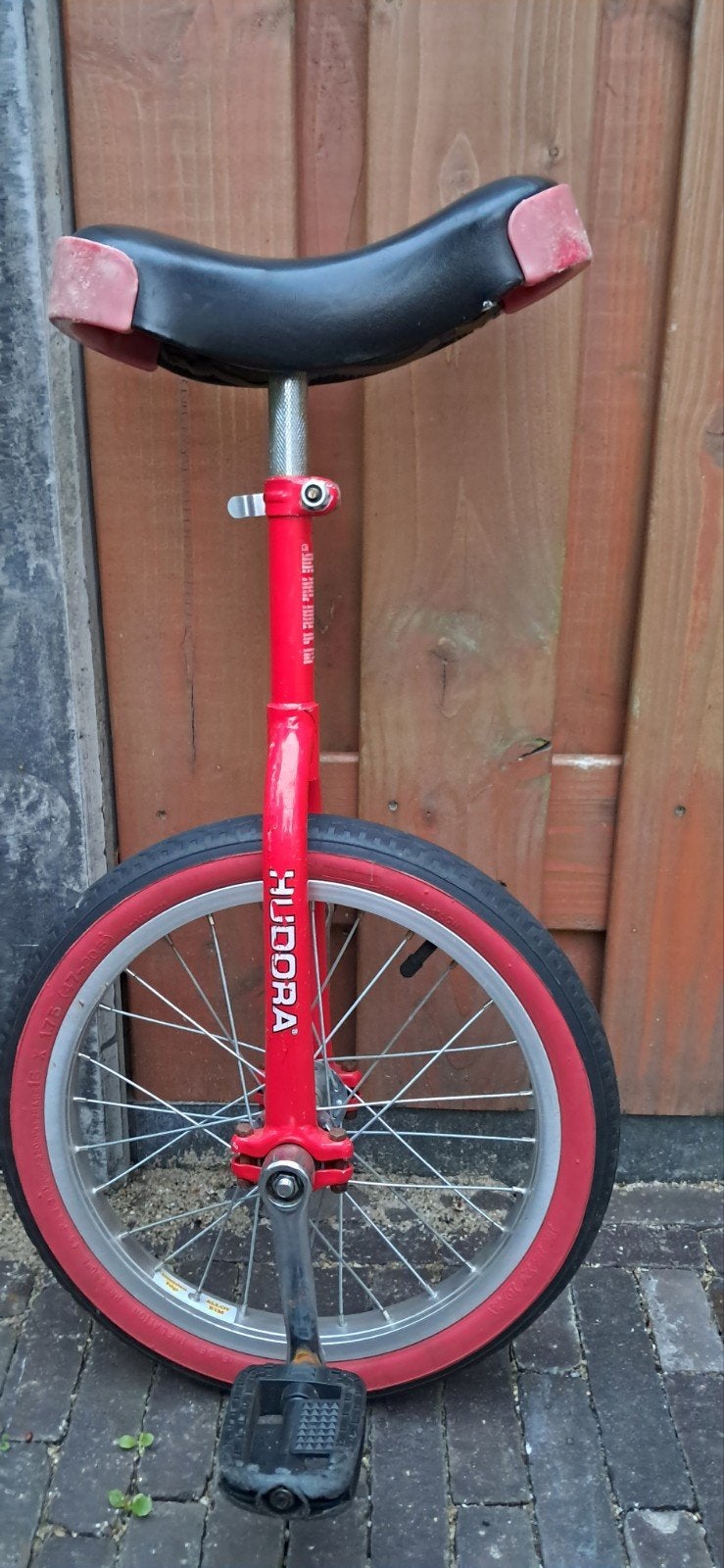 Eenwieler Balancer R 16 Rood - hoogte: 70-80 cm, Ophalen, Gebruikt
