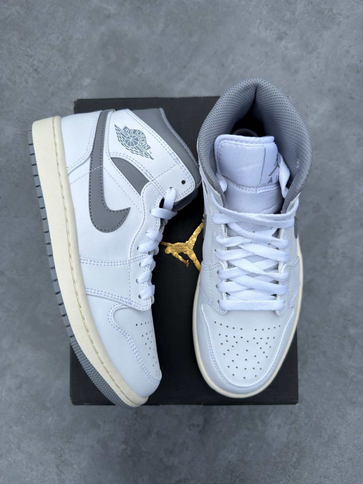 Air Jordan 1 Mid Neutral Grey - Maat 40, --, Wit, Nieuw, Ophalen of Verzenden