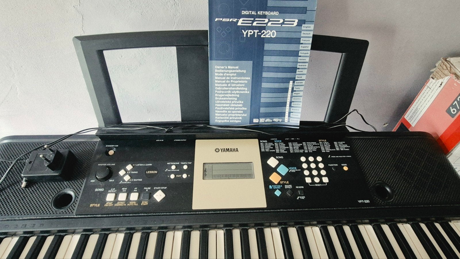Yamaha YPT-220 Digitaal Keyboard met Standaard en Doos, Ophalen, Yamaha, Met standaard, 61 toetsen