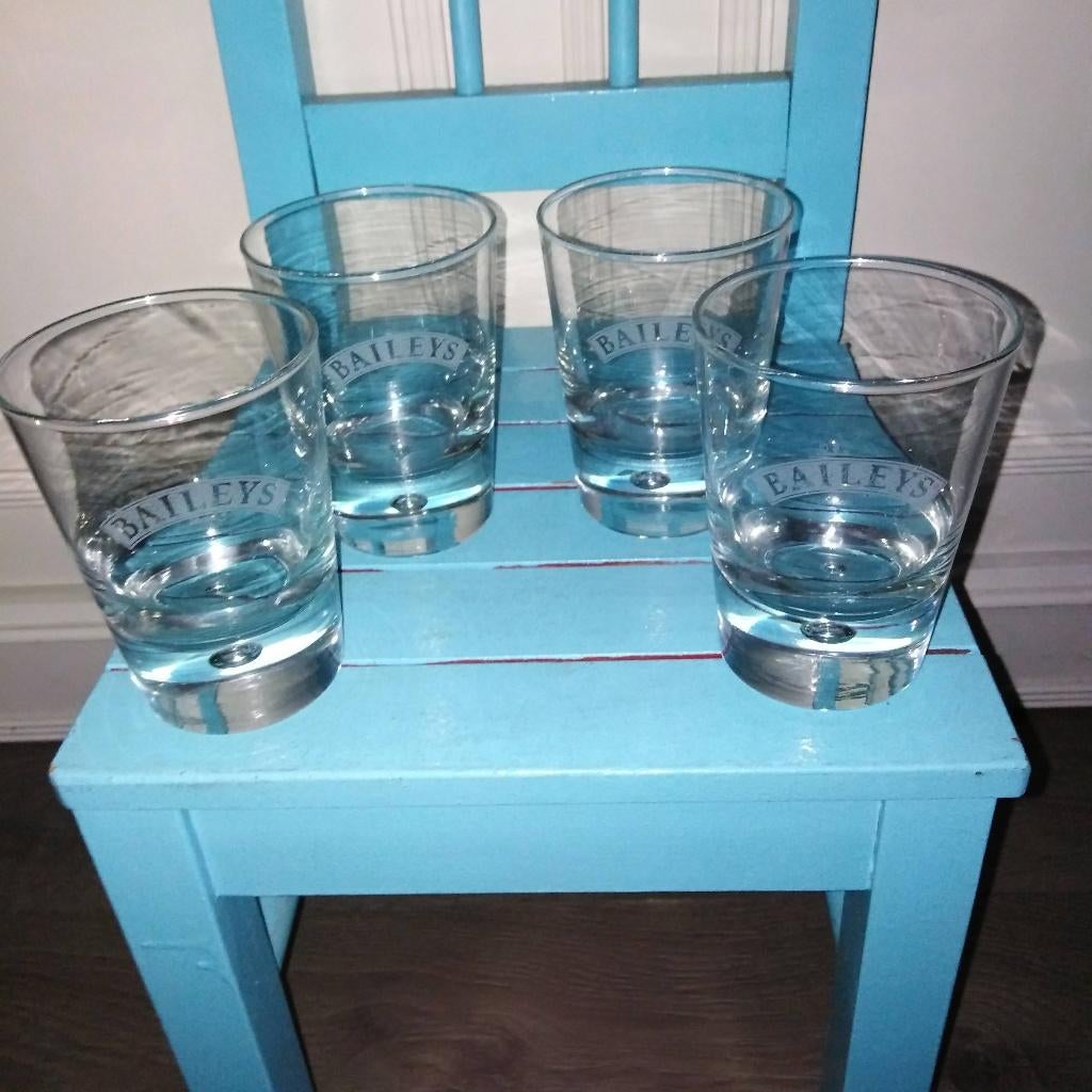 Baileys glazen frozen dicht logo set van 4 stuks, Ophalen, Glas of Glazen, Overige stijlen, Glas