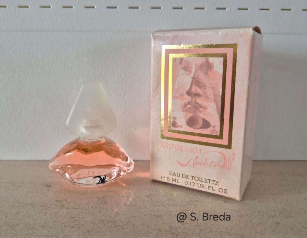 Salvador Dali - eau de Dali - miniatuur met doosje, Verzamelen, Parfumverzamelingen, Ophalen of Verzenden, Zo goed als nieuw, Miniatuur