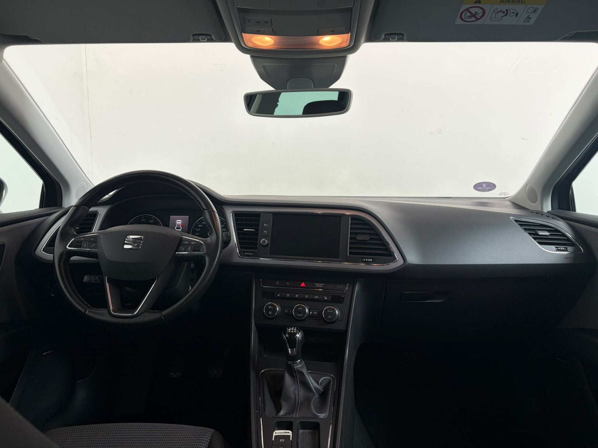 SEAT Leon ST 1.2 TSI Style Business. Clima. Carplay!, Auto's, Voorwielaandrijving, Parkeersensor, Gebruikt, 4 cilinders
