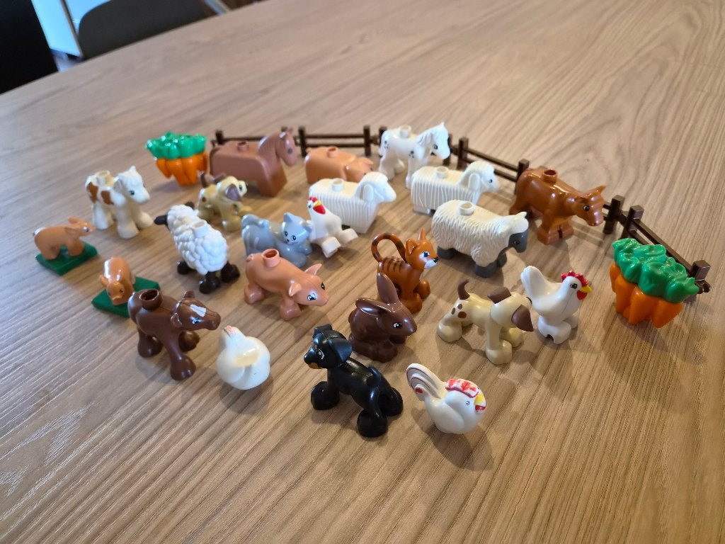 Foto 9 van Duplo diverse boerderij dieren en voertuigen