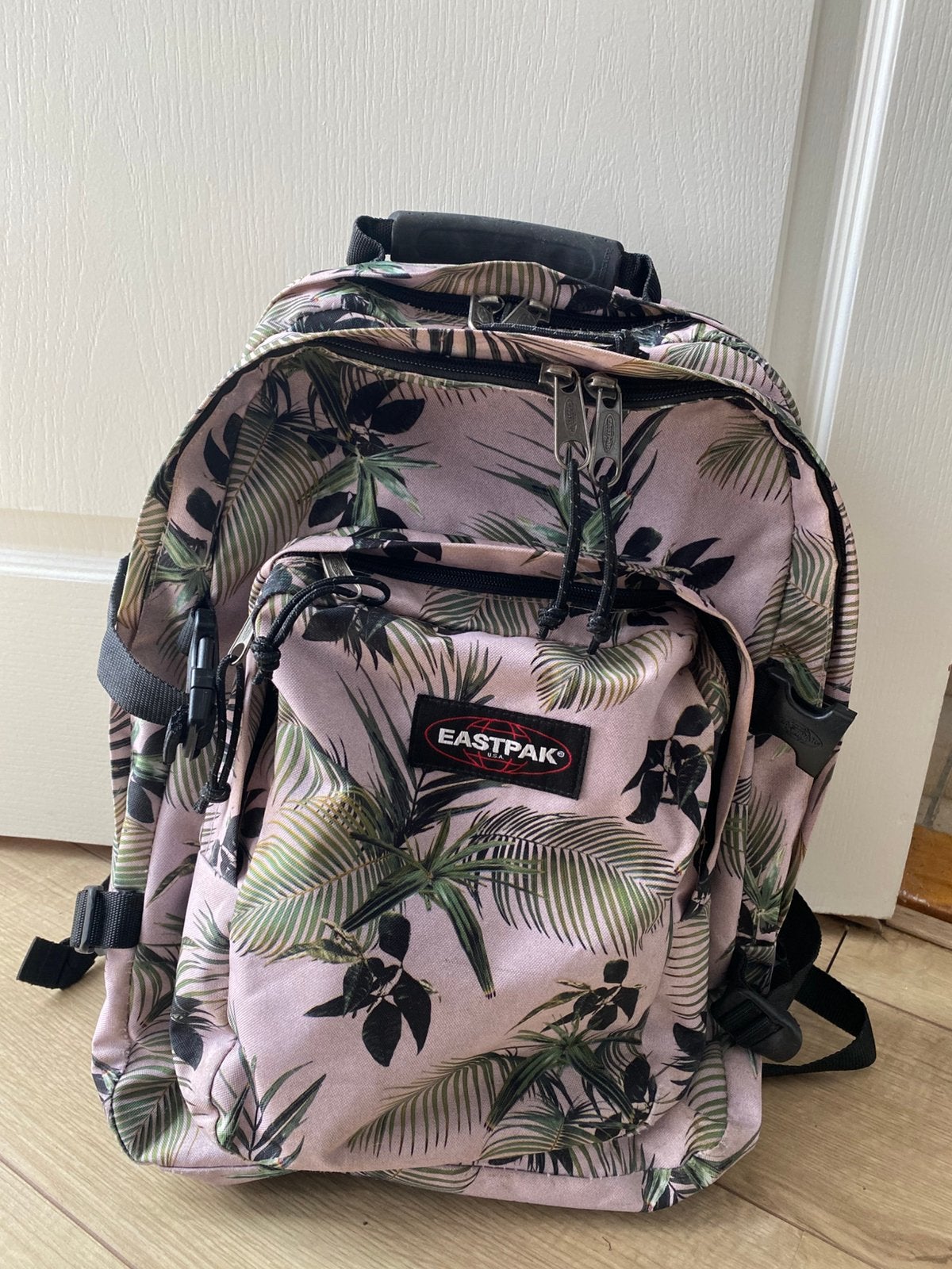 Eastpak rugzak, Ophalen, 25 tot 40 cm, Zo goed als nieuw, 30 tot 45 cm