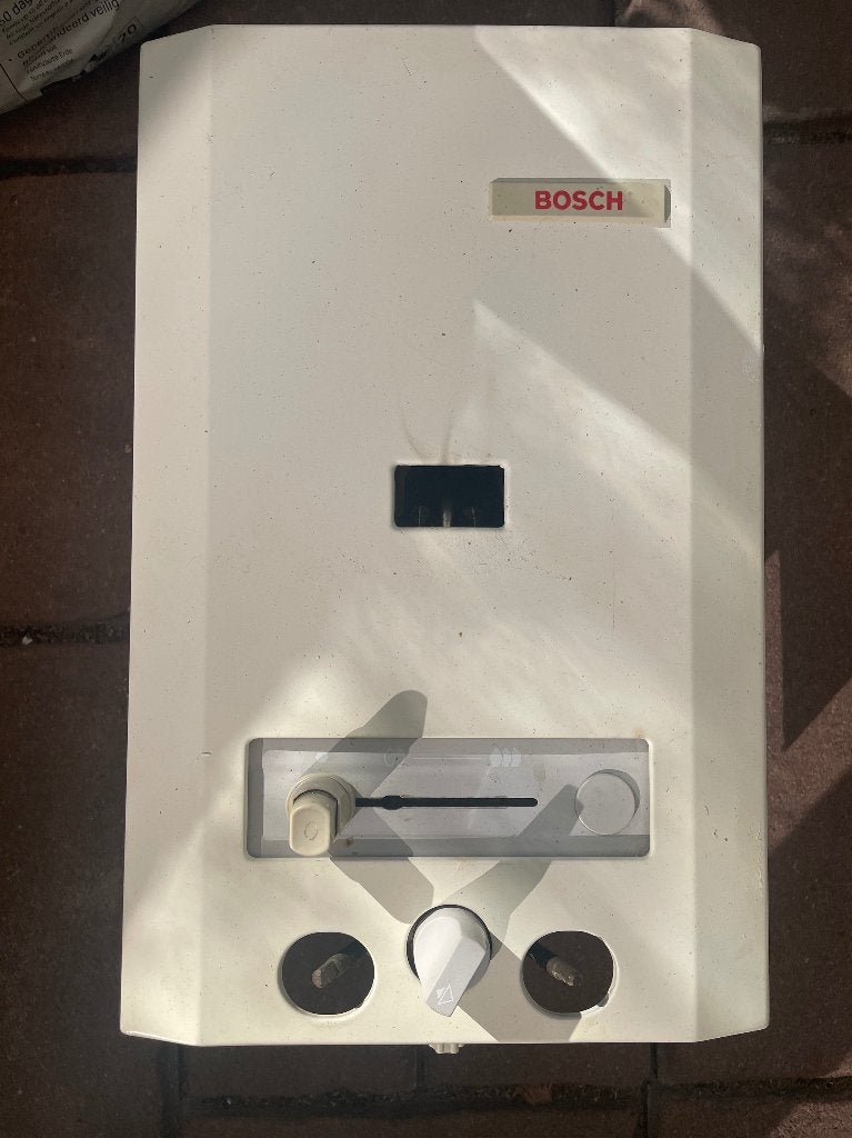 Bosch W135 geiser. Aardgas. Heeft onderhoud nodig, Gebruikt, Aardgas, Geiser, Ophalen of Verzenden