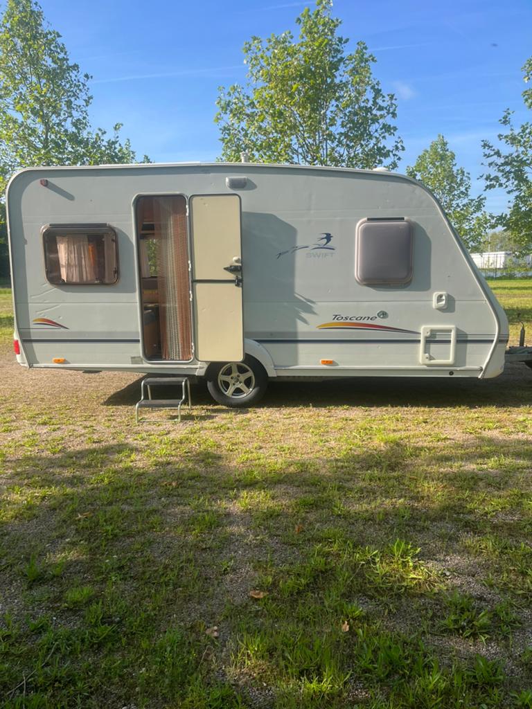🟢SWIFT TOSCANE 450 BOVAG BEURT 20/05/2026 BJ 2004, Caravans en Kamperen, Schokbreker, Rondzit, Particulier, Swift