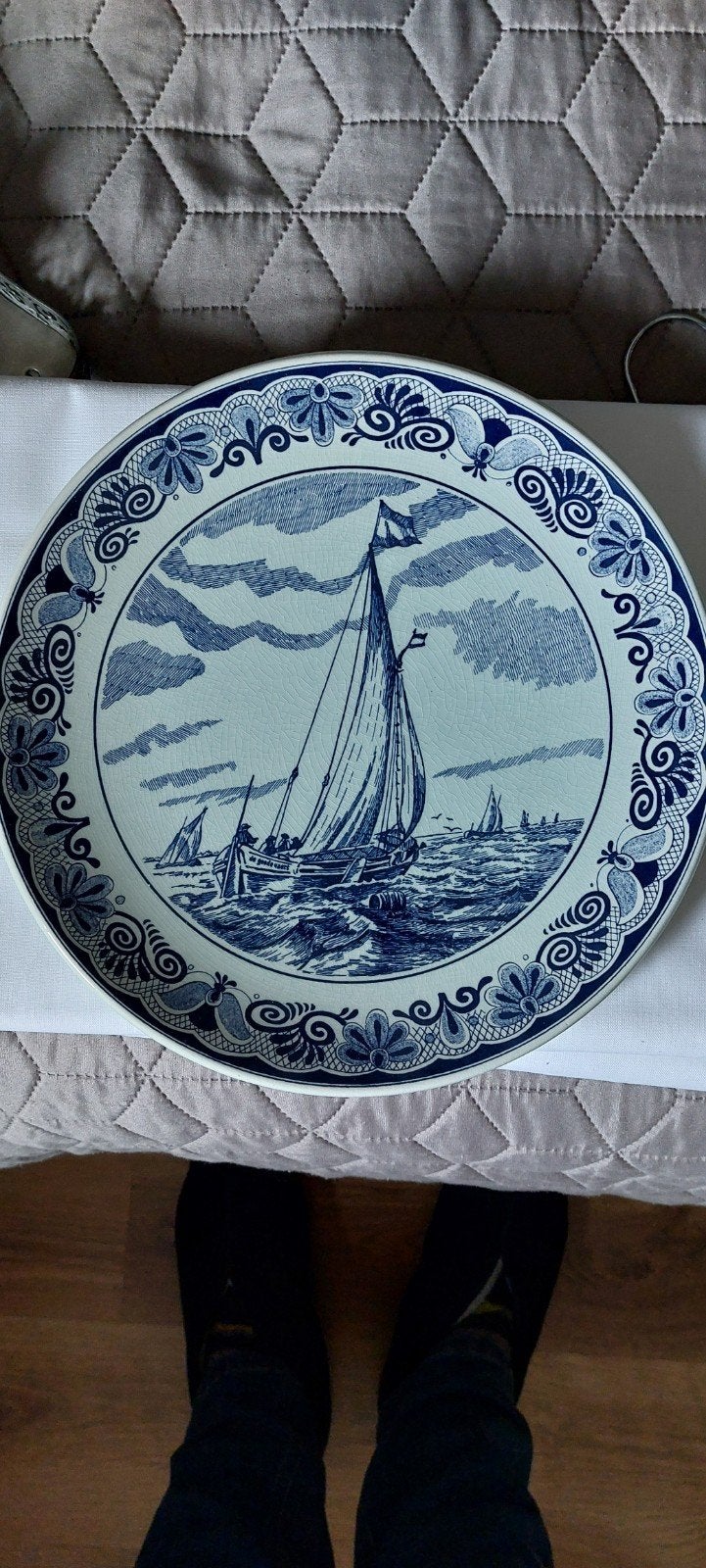 Delfts Blauw Wandbord Tjalk anno 1709 "de goede Vaert", Antiek en Kunst, Ophalen