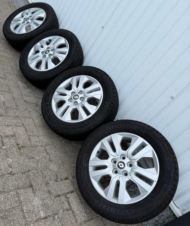 NIEUWE 17” orig. Renault Trafic Nissan NV300 Vivaro zomerset, Auto-onderdelen, Banden en Velgen, Ophalen, Banden en Velgen, Nieuw