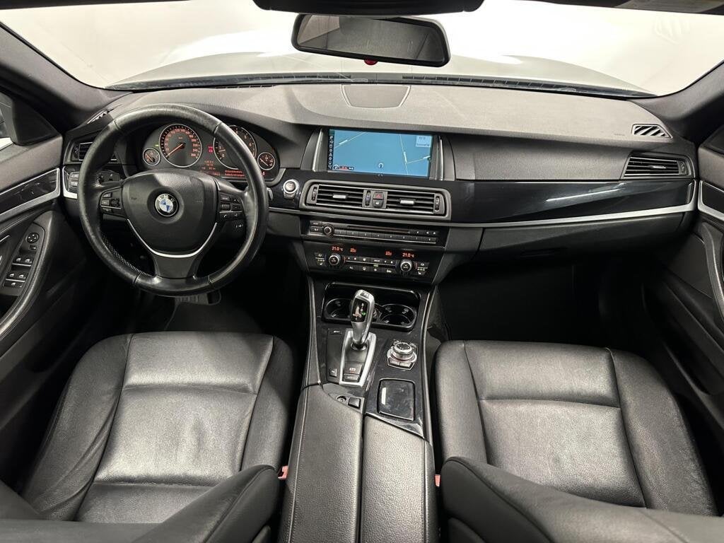 BMW 5-serie 523i High Executive LEER NAVI ECC STOELVERWARMIN, Euro 5, Achterwielaandrijving, Gebruikt, Zwart