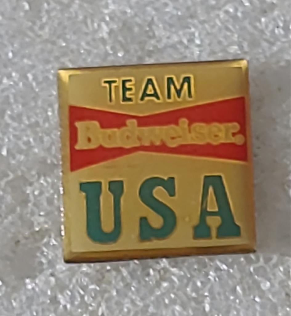 Team Budweiser USA Pin, Ophalen of Verzenden, Zo goed als nieuw, Merk, Speldje of Pin