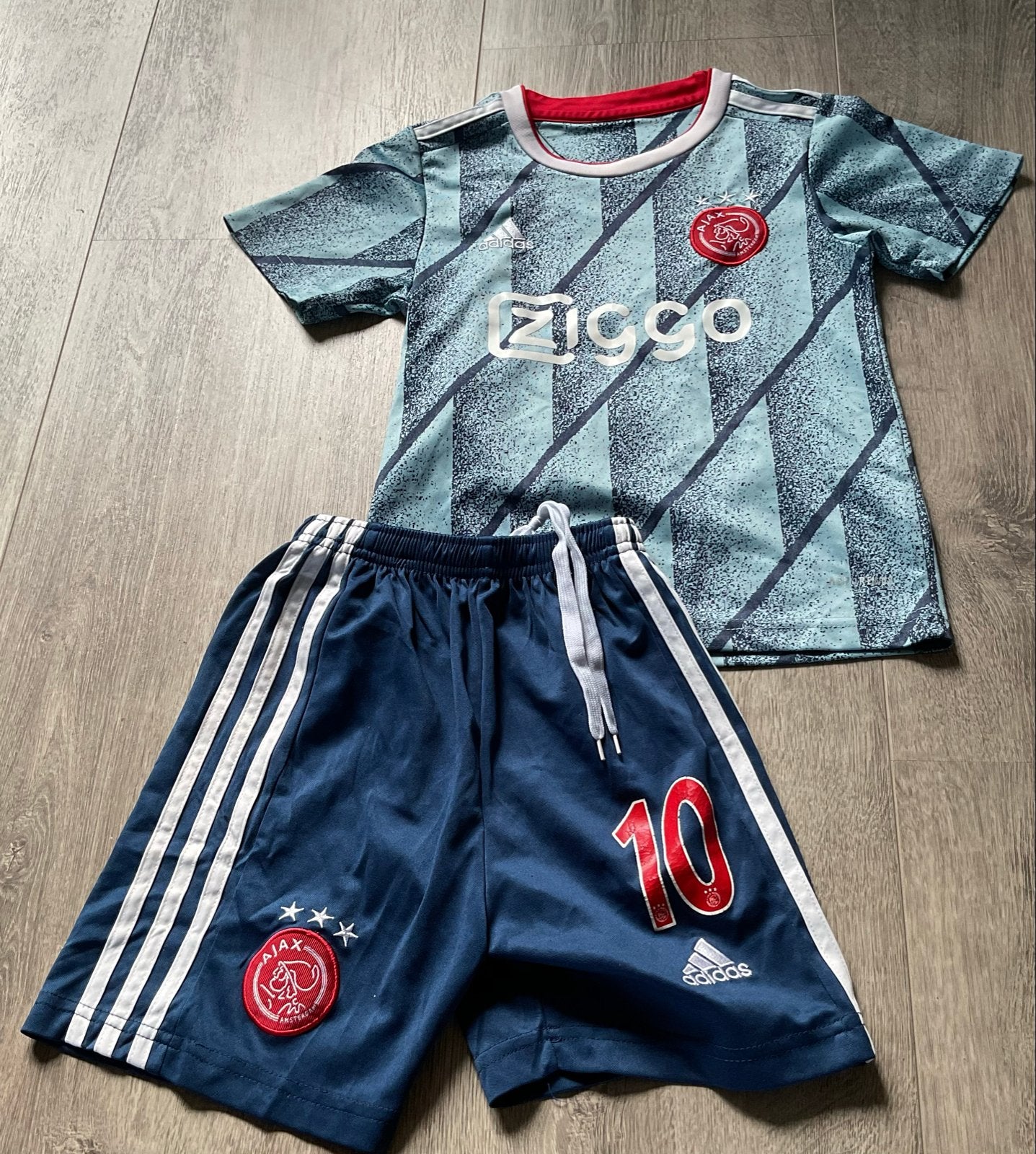 Ajax tenue maat 122 (Tadic 10), Ophalen of Verzenden, Gebruikt, Jongen, Sport- of Zwemkleding