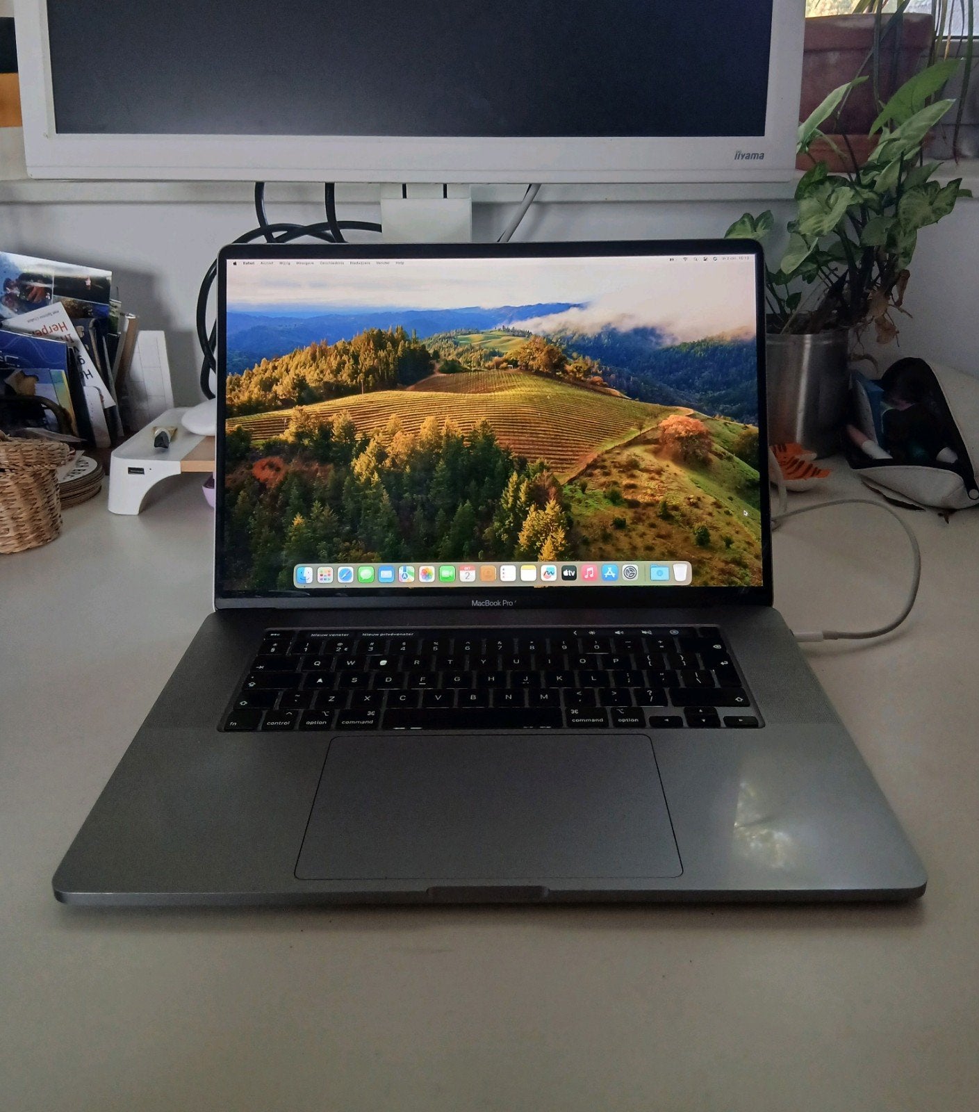 MacBook Pro 16-inch (2019), Computers en Software, MacBook Pro, Gebruikt, 2 tot 3 Ghz, Qwerty