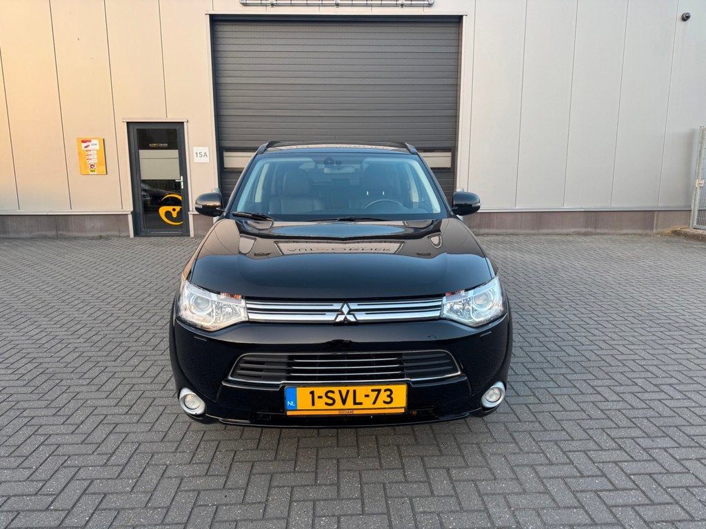 Mitsubishi Outlander 2.0 PHEV instyle, 4 cilinders, Zwart, Vierwielaandrijving, Hybride Elektrisch/Benzine