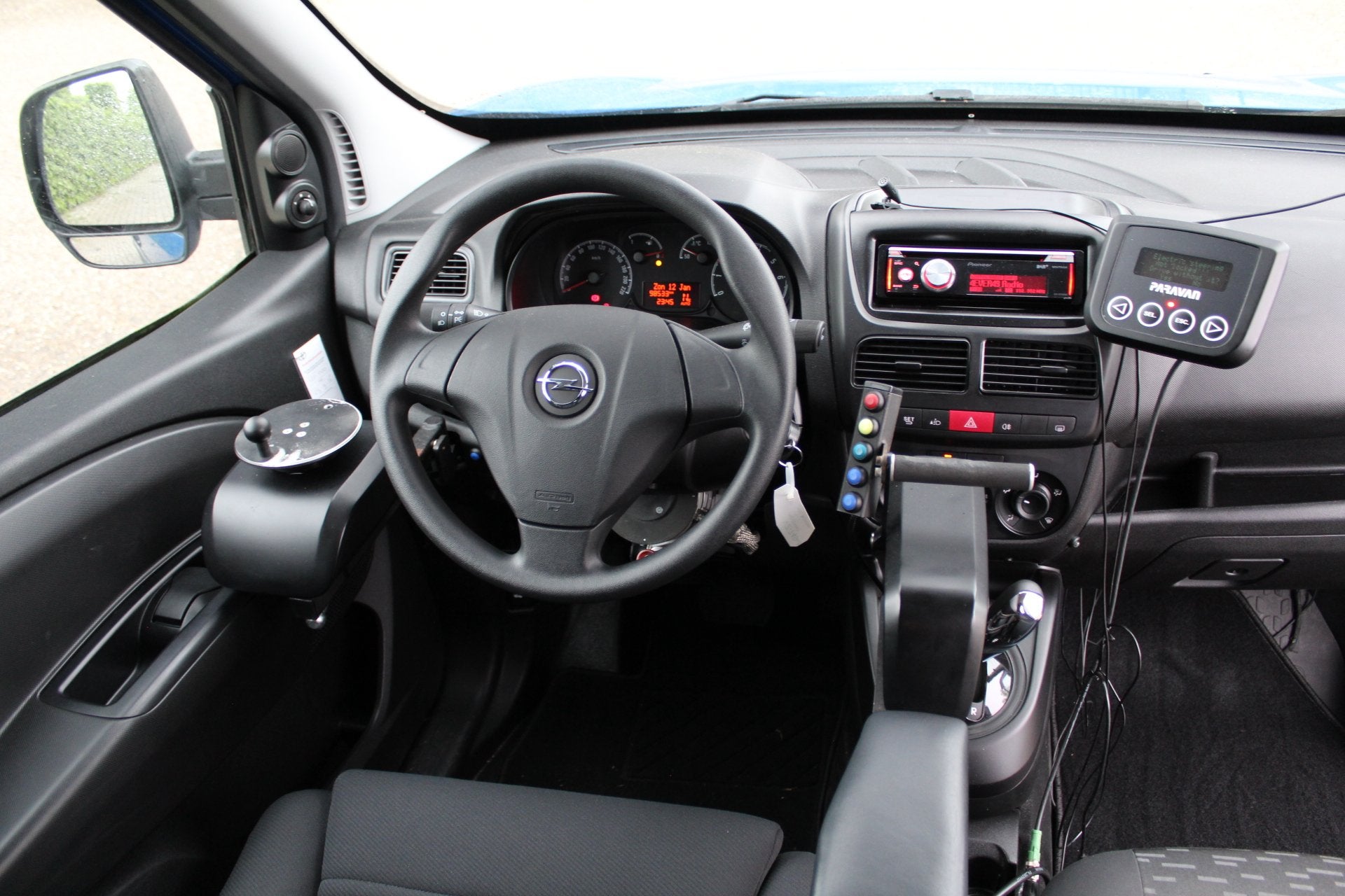 Opel Combo 1.6 CDTi 90PK E5 Rolstoelauto zelfrijder Spacedri, Auto's, Bestelauto's, Euro 5, Stof, Gebruikt, 4 cilinders
