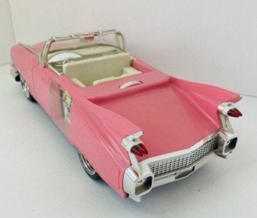 Leuke en aparte klok in de vorm van een vintage auto., Ophalen of Verzenden, Zo goed als nieuw, Analoog, Overige typen