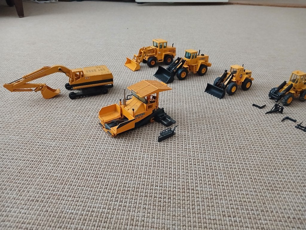 verzameling miniatuur wegenbouw machines, Ophalen of Verzenden
