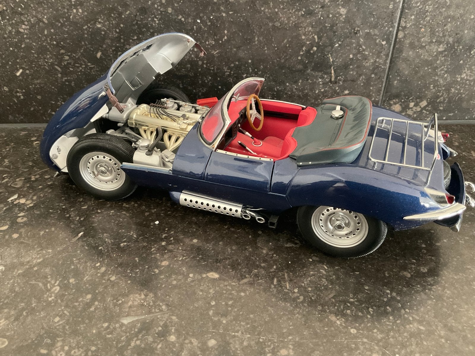 Schaalmodel Autoart 1/18 Jaguar XK SS - Zeer mooie staat, Hobby en Vrije tijd, Modelauto's | 1:18, Ophalen of Verzenden, Zo goed als nieuw