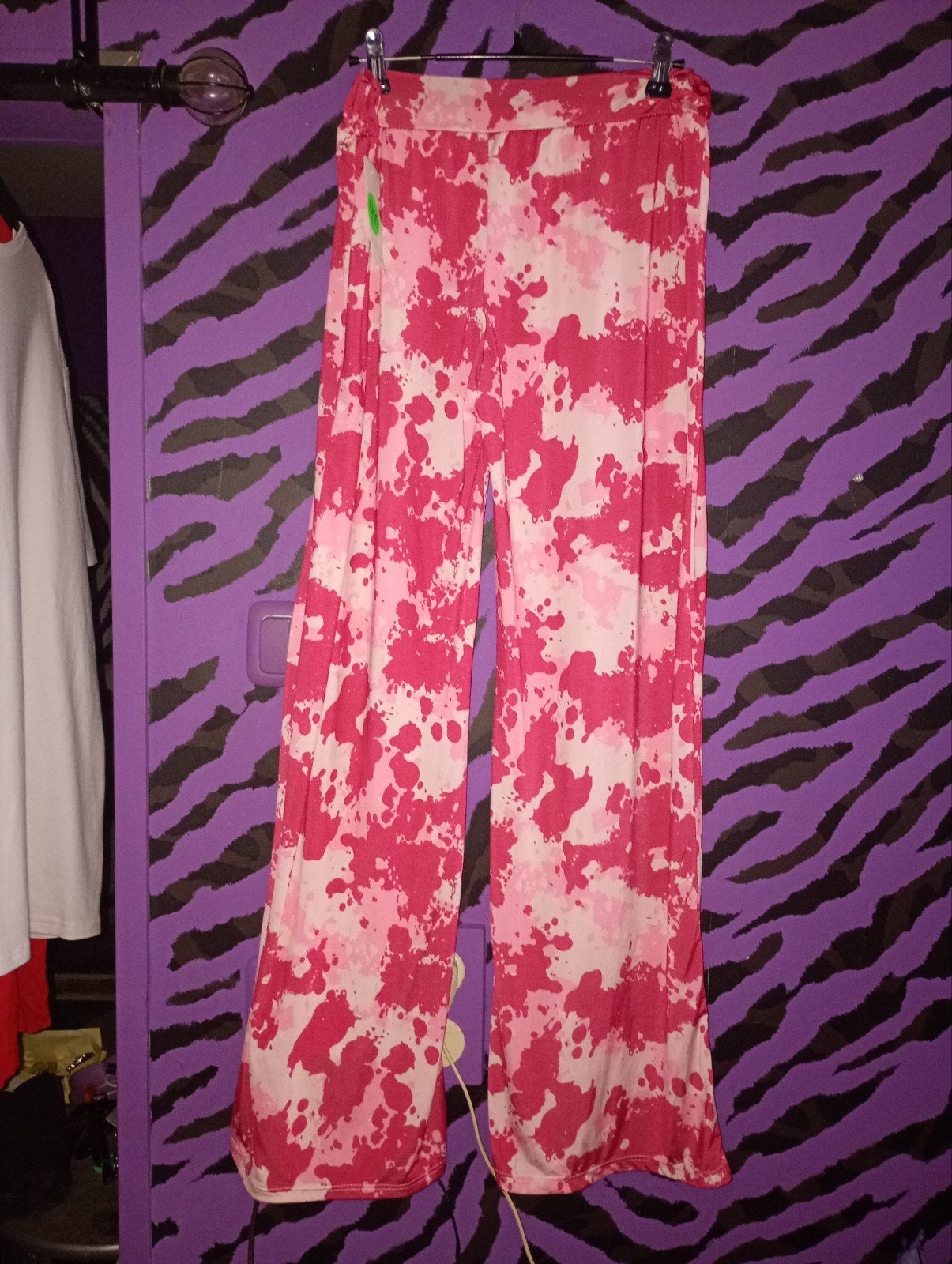 Roze en witte broek met vlekkenpatroon, Maat 46/48 (XL) of groter, Nieuw, Ophalen of Verzenden, Onbekend