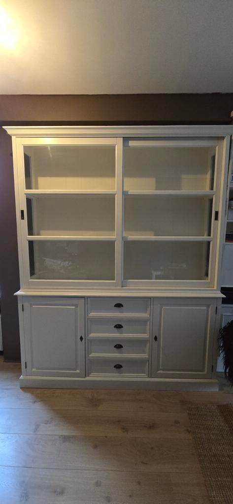 Stijlvolle witte buffetkast met glazen schuifdeuren, Huis en Inrichting, Kasten | Buffetkasten, Ophalen, Met deur(en), Landelijk, Modern, Klassiek