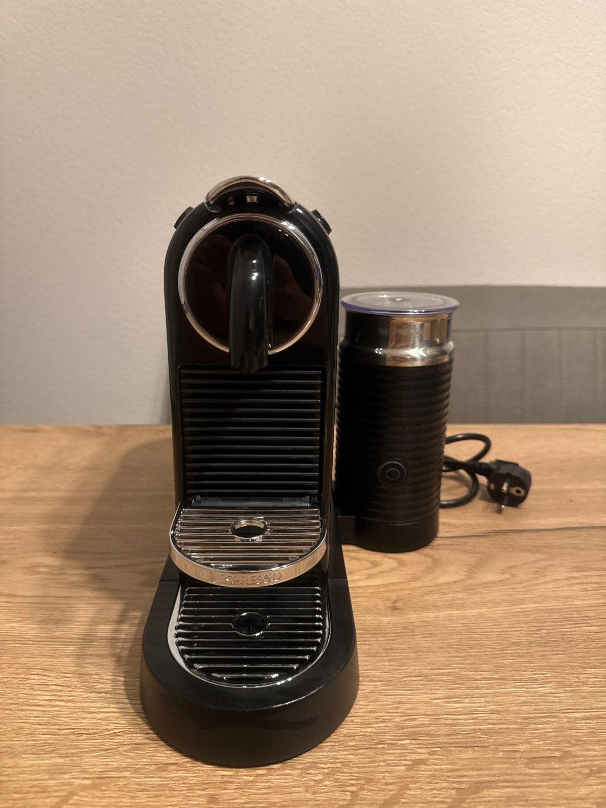 Nespresso Citiz & Milk Koffiemachine AeroccinoMelkopschuimer, Espresso apparaat, Ophalen of Verzenden, Zo goed als nieuw, 1 kopje