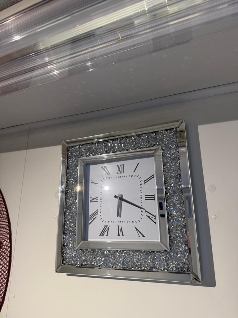 Moderne wandklok met spiegel en kristallen, Ophalen of Verzenden, Nieuw, Analoog, Wandklok