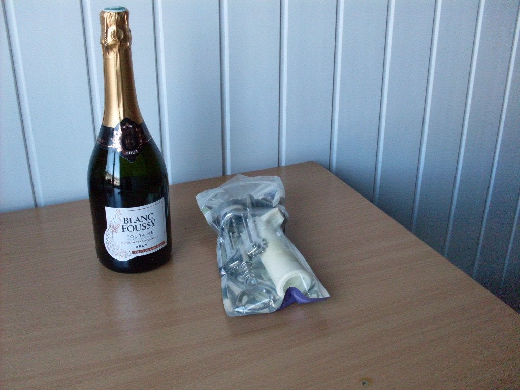 wijnflessen set met grote fles witte bubbeltjewijn, Ophalen, Nieuw, Vol, Overige typen