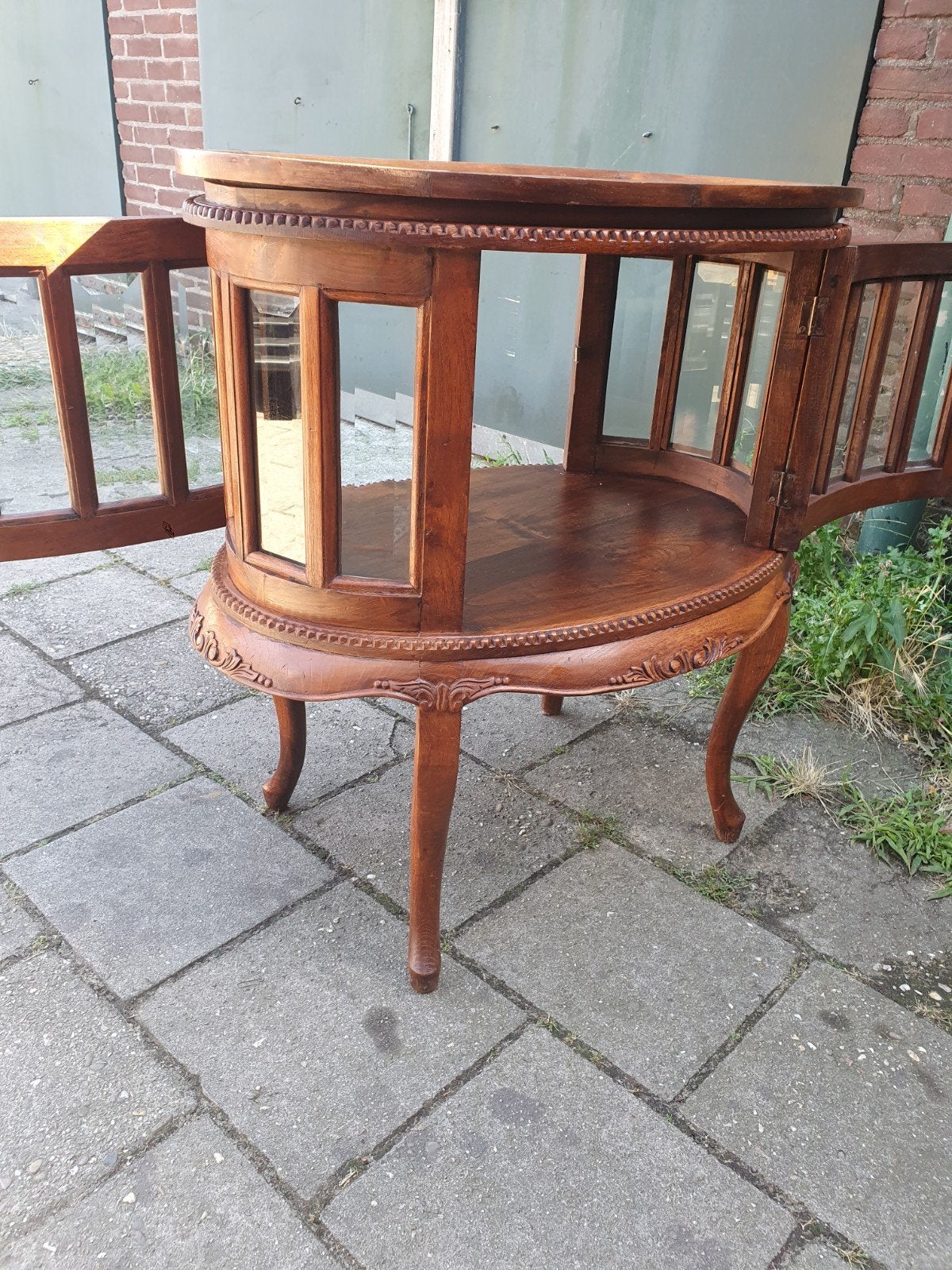 Theekastje fifties, Ophalen