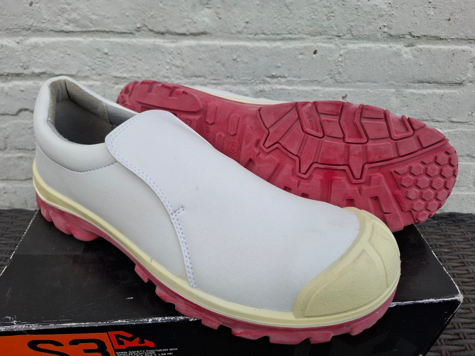 Emma witte werkschoenen maat 48, Tuin en Terras, Ophalen, Schoenen, Nieuw, Dames