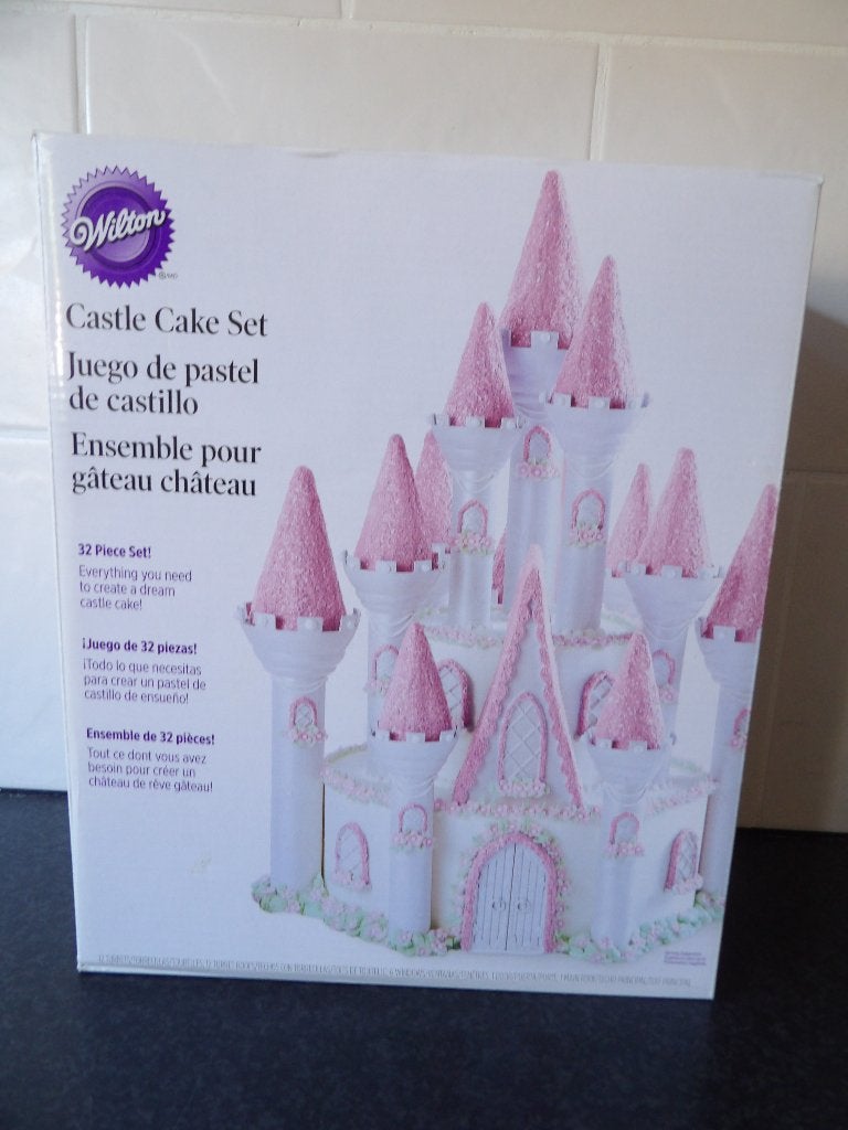 Als nieuw Wilton kasteel set (Castle Cake set), Ophalen of Verzenden, Zo goed als nieuw, Taarten, Versiering