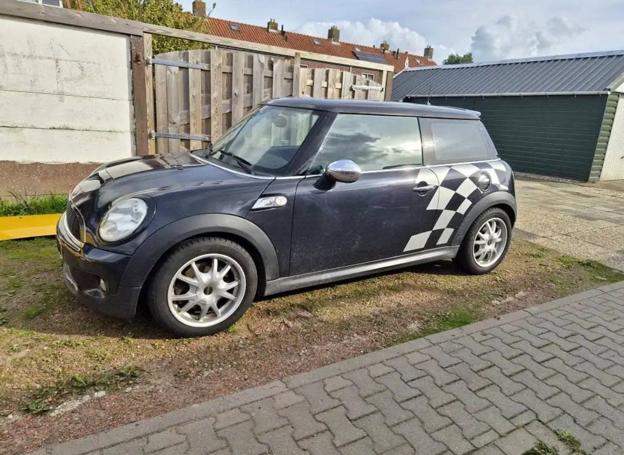 Mini 1.6 16V Cooper S 128KW AUT 2007 Zwart, Auto's, 4 cilinders, 4 stoelen, Zwart, Particulier