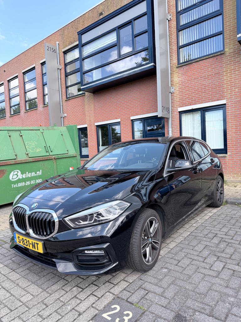 BMW 1-Serie 118i 136pk Aut 2023 Zwart, Auto's, BMW, 136 pk, 1295 kg, Zwart, Origineel Nederlands